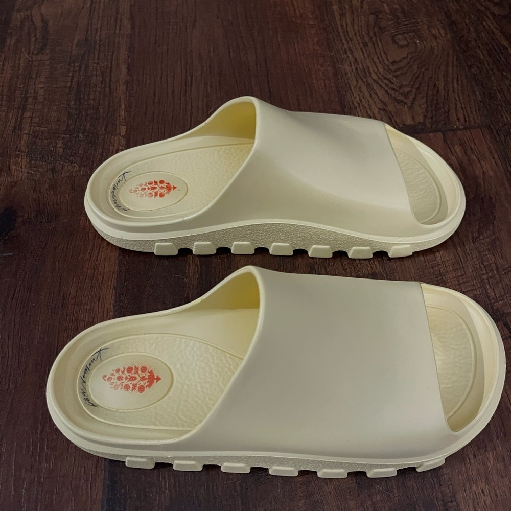 Free People Movement Slides - Picture 5 of 9